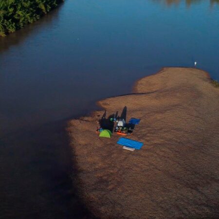 Expedição de 23 km de caiaque revela natureza selvagem e desafios no Rio Mogi Guaçu