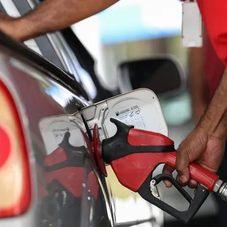 Governo quer aumentar teor de etanol na gasolina para 32%
