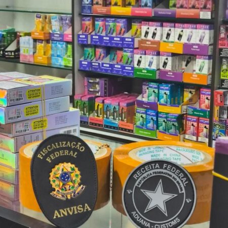 Anvisa e Receita Federal deflagram operação contra comércio de cigarros eletrônicos