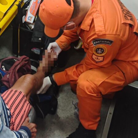 Sucuri ataca idosa de 70 anos durante trabalho no Pantanal de Corumbá