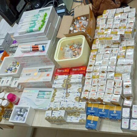 Vigilância apreende medicamentos irregulares e vapes em transportadora da Capital