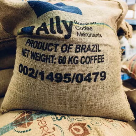 Café brasileiro tem alta no volume exportado em maio
