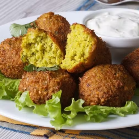 Dia do Falafel destaca receita milenar da culinária árabe