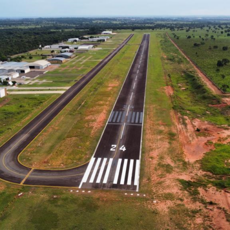 Avião cai próximo ao Aeroporto Santa Maria