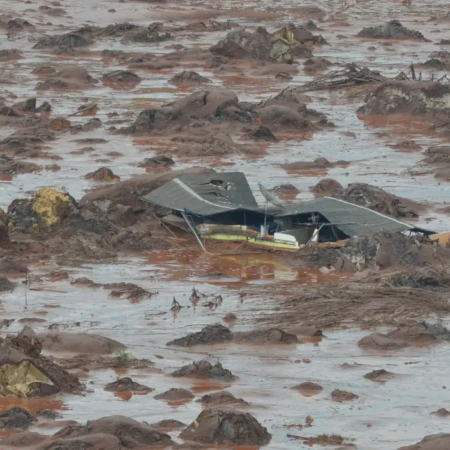 Samarco prorroga prazo de indenização da tragédia de Mariana até agosto