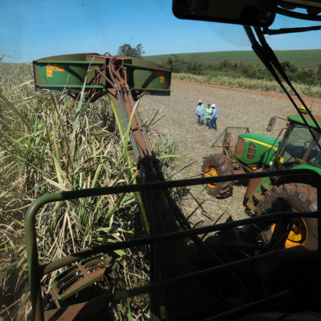 Tarifa de Trump ameaça bilhões em exportações do agro brasileiro aos EUA
